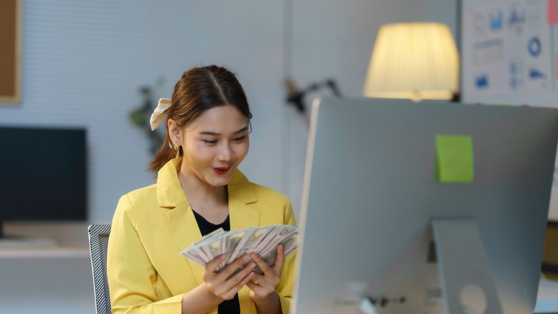 Cara Menegosiasikan Gaji di Perusahaan Indonesia: Tips dan Trik
