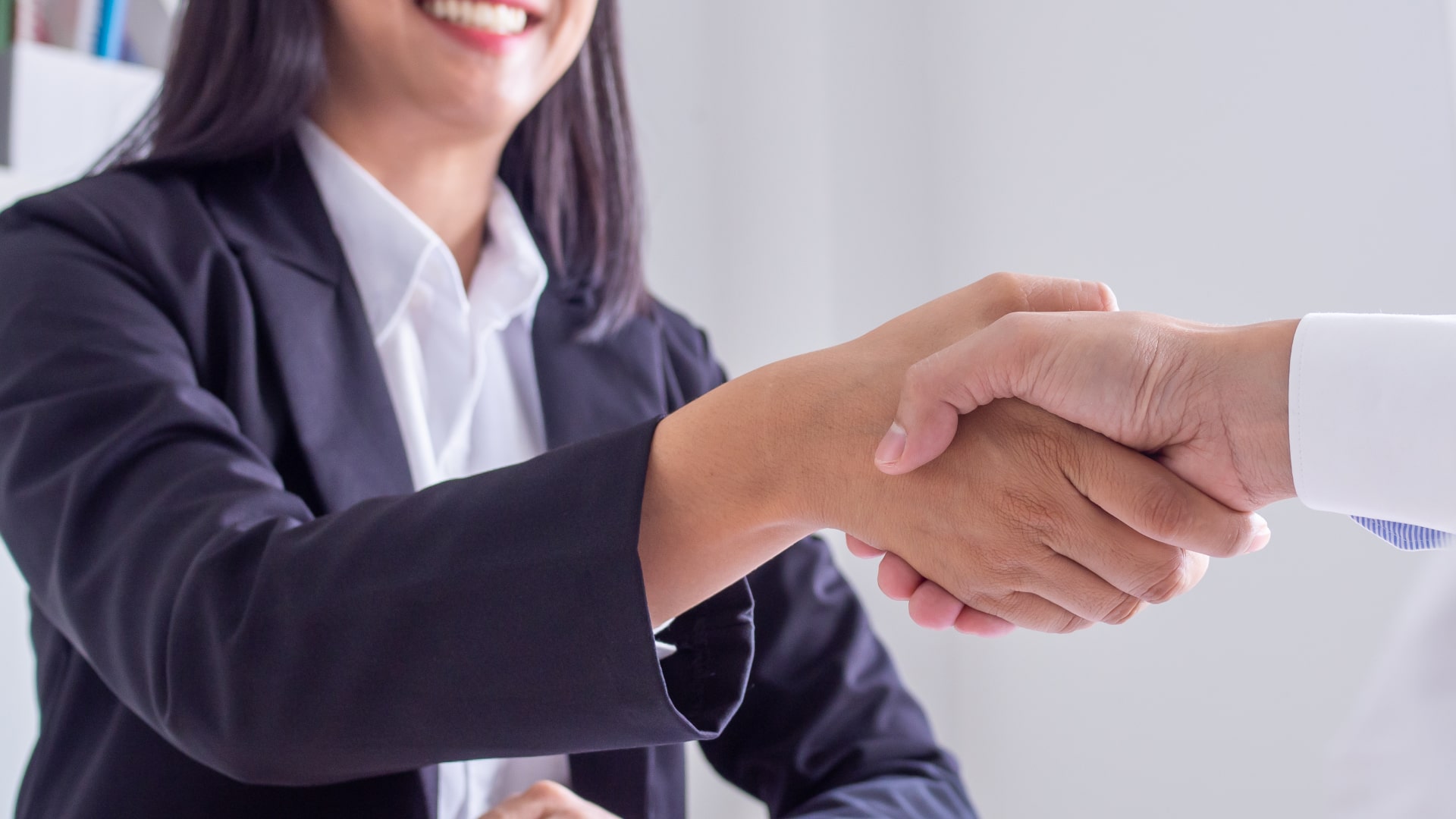 Cara Menegosiasikan Gaji di Perusahaan Indonesia: Tips dan Trik