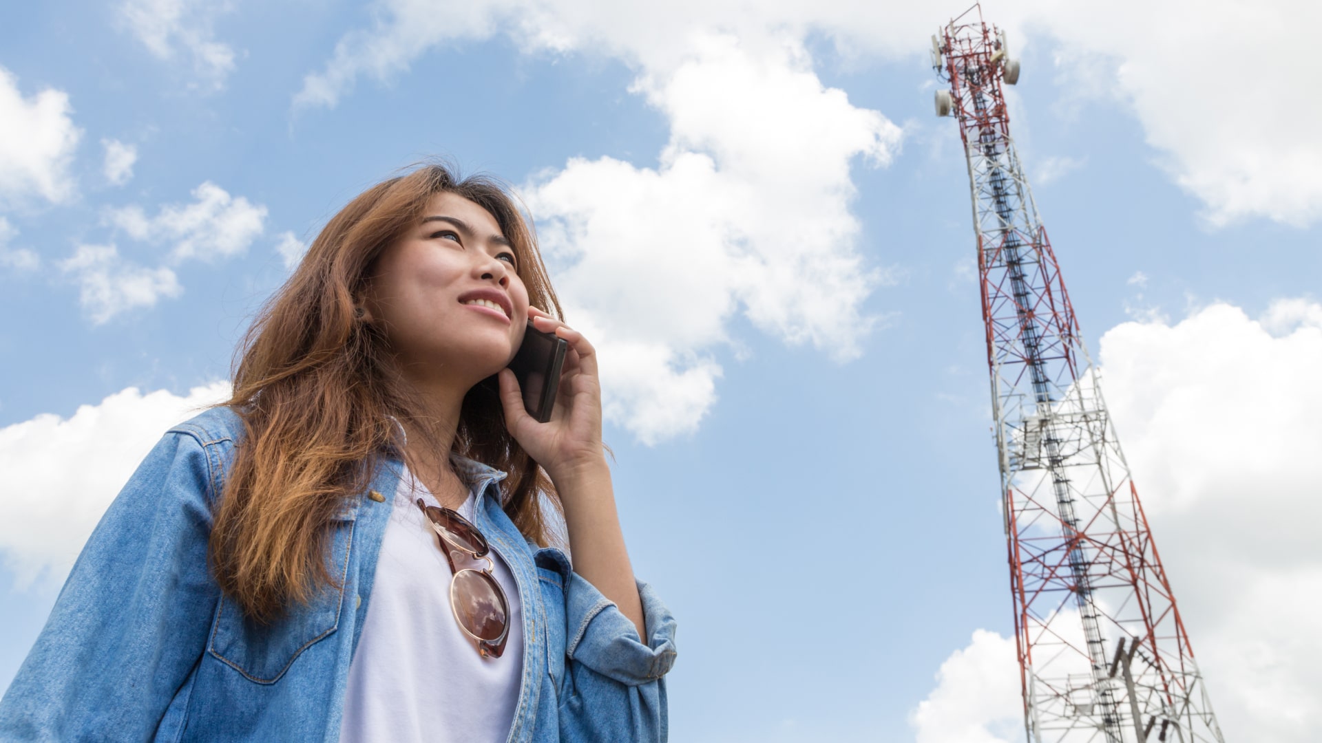 Tantangan Bekerja di Perusahaan Operator Telekomunikasi Seluler Indonesia: Perjalanan Seorang Fresh Graduate