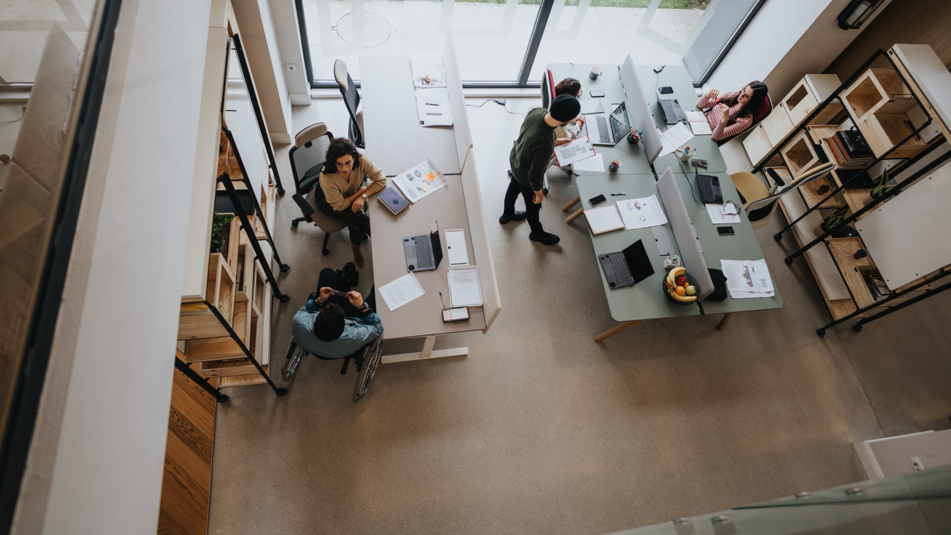 Perusahaan Indonesia dengan Ruang Kantor Paling Inovatif: Bagaimana Cara Desain Mengubah Lingkungan Kerja